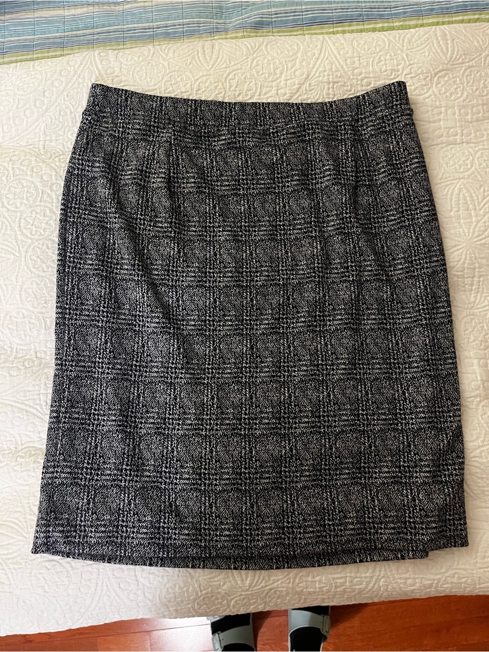 41 Hawthorn Black and Gray Plaid Pencil Skirt